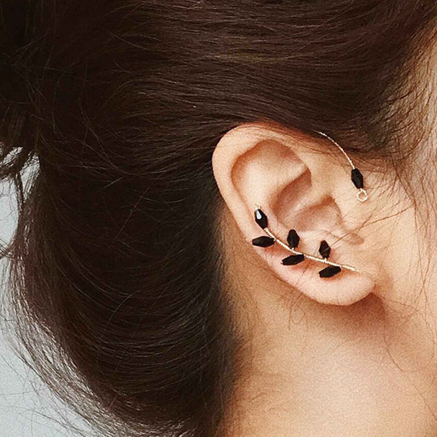 Crystal Vintage Ear Cuff Earrings|(Black/Blue/Red)